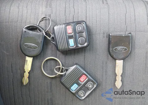 2008 Ford Focus Se/Ses from USA, damaged, VIN 1FAHP33N08W203380